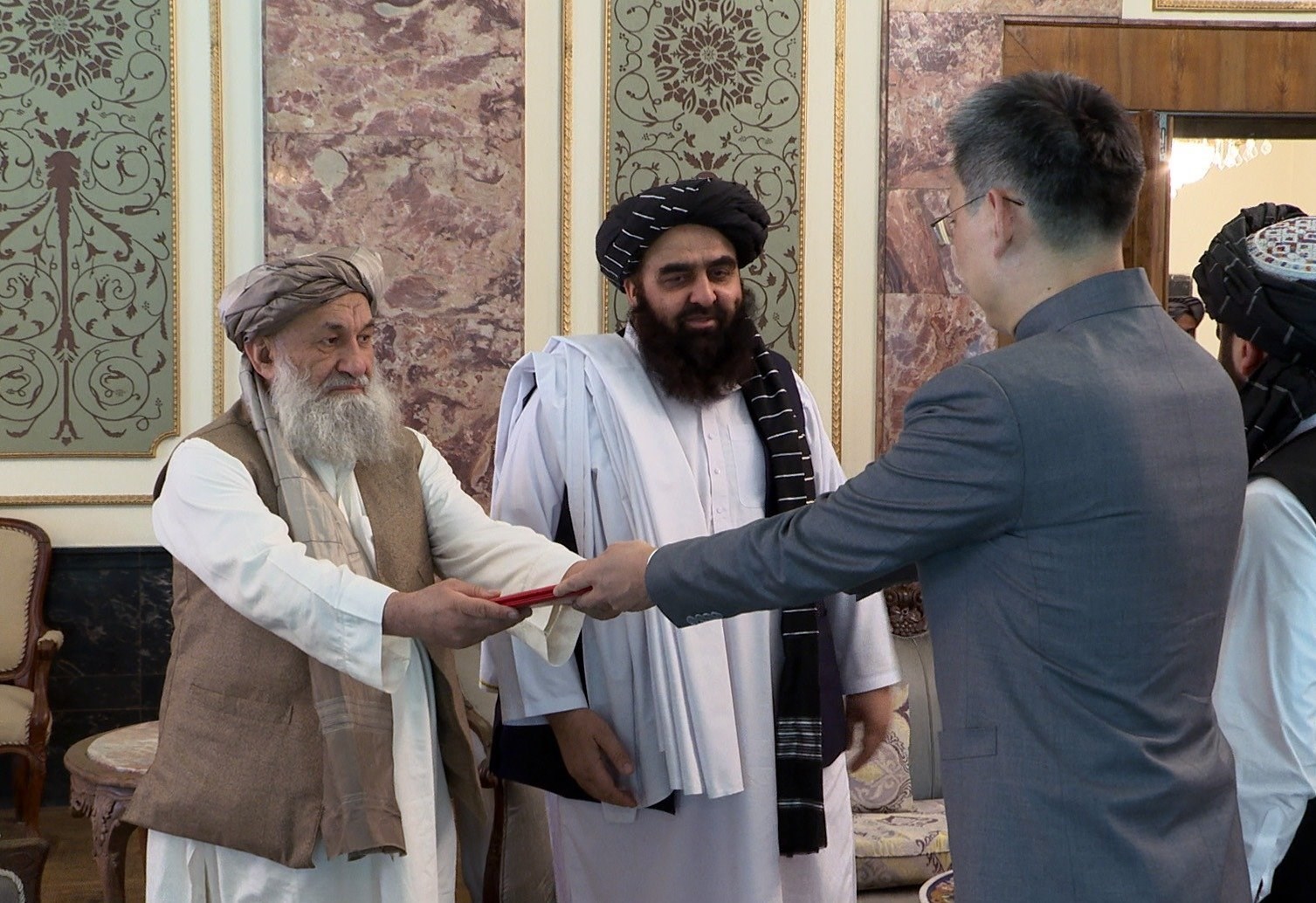کشور افغانستان , طالبان , کشور چین , تروریسم , کریدور اقتصادی چین و پاکستان ,