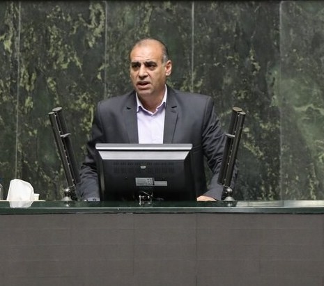 انتقاد صریح از وزیر بهداشت/مردم برای ترمیم ساده دندان هفته‌ها در صف می‌مانند