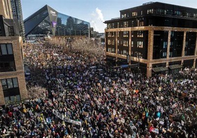 اعتراضات به قتل شهروند آمریکایی شهر مینیاپولیس را غرق در اعتراضات کرد