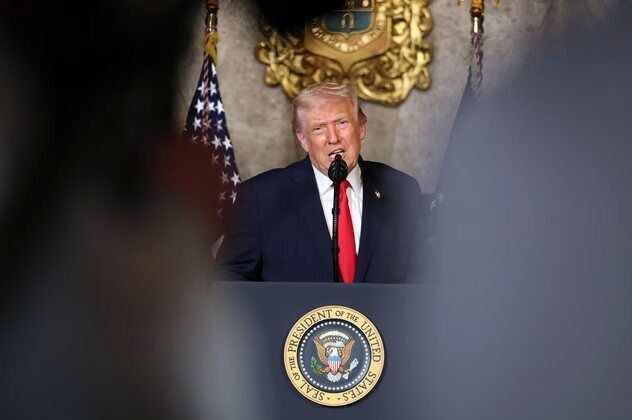 ترامپ: ما از معترضین حمایت کردیم، ببینید ایران الان به خاطر ما آشفته است/ همسایگان ایران دیگر از این کشور نمی‌ترسند